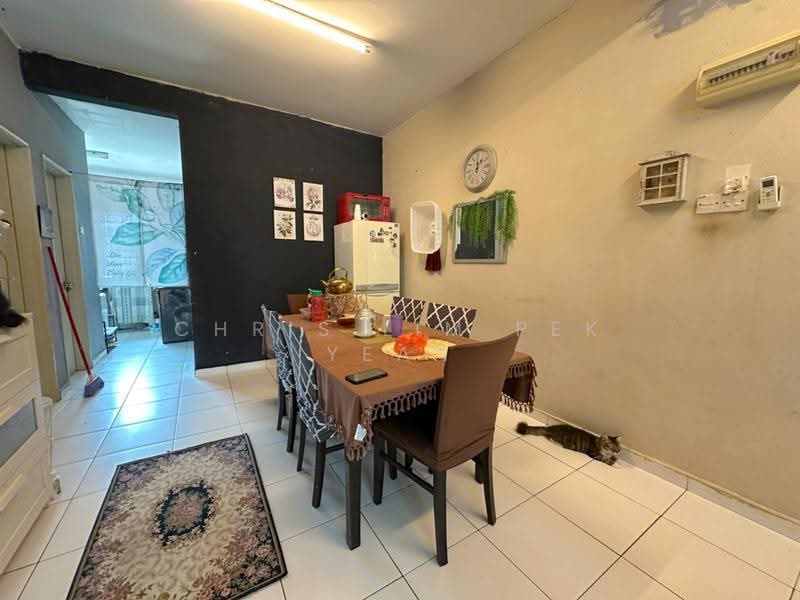 Rumah Bandar untuk Dijual di Kajang (Selangor) - Chris Lim Pek Yean - Dining Room - PropertyGuru.com.my