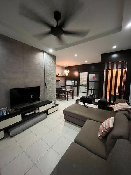 Kondominium untuk Disewa di Desa Airmas Condominium - Kaze Kang - Living Room - PropertyGuru.com.my
