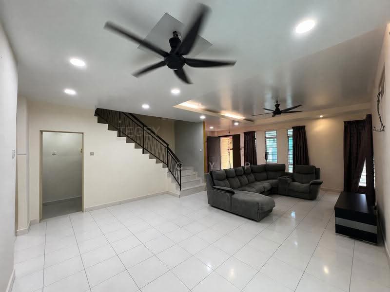 Rumah Kluster untuk Dijual di Taman Aman Perdana (Kapar) - Eric Yap - Living Room - PropertyGuru.com.my