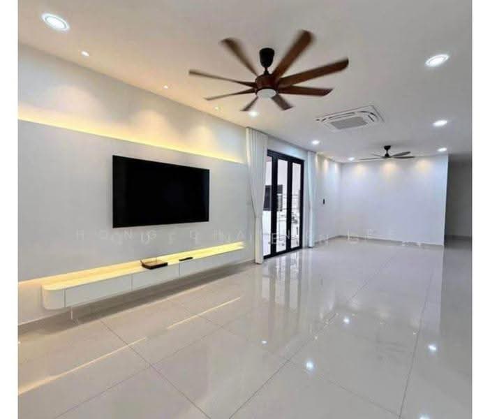 Semi-Detached House for Rent in Skudai (Johor) - Hong Charng Lee - Living Room - PropertyGuru.com.my