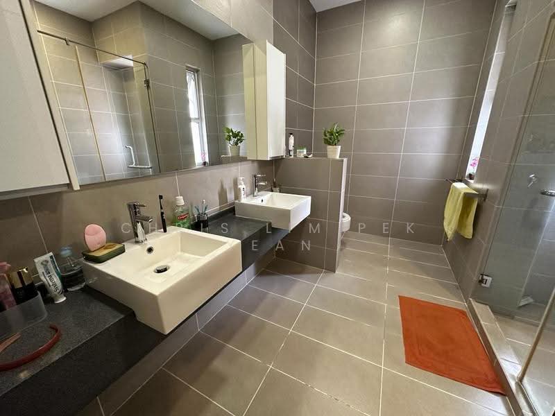 Semi-Detached House for Sale in Kajang (Selangor) - Chris Lim Pek Yean - Bathroom - PropertyGuru.com.my