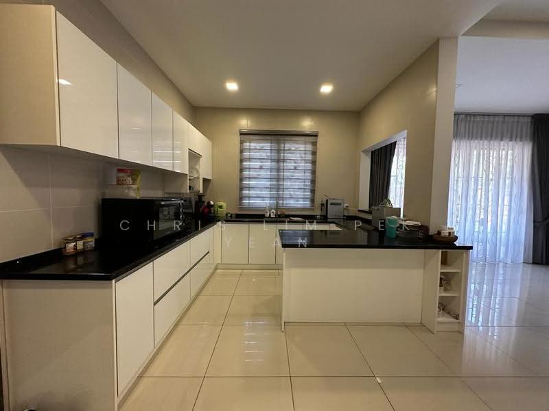 Semi-Detached House for Sale in Kajang (Selangor) - Chris Lim Pek Yean - Kitchen - PropertyGuru.com.my