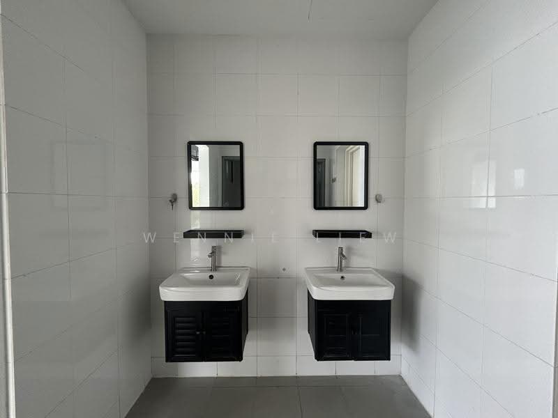 Shop / Office for Sale in Bandar Sri Damansara (Selangor) - Wennie Liew - Bathroom - PropertyGuru.com.my