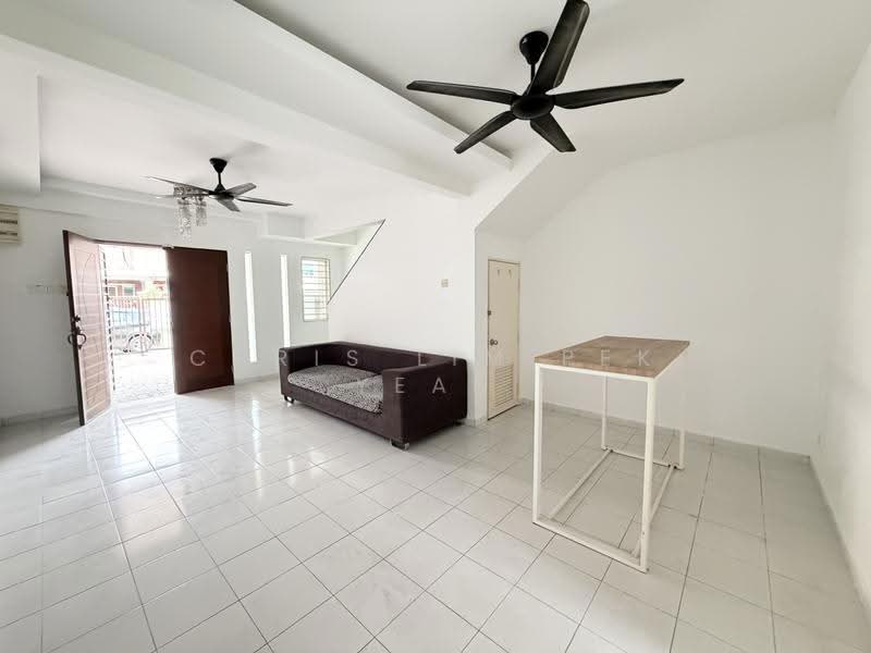 2-storey Terraced House for Sale in Kajang (Selangor) - Chris Lim Pek Yean - Living Room - PropertyGuru.com.my