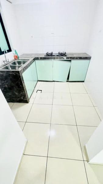 Kediaman Servis untuk Dijual di Sky Breeze Service Apartment - Janice . - Kitchen - PropertyGuru.com.my