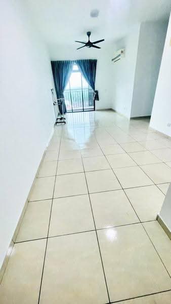 Kediaman Servis untuk Dijual di Sky Breeze Service Apartment - Janice . - Living Room - PropertyGuru.com.my