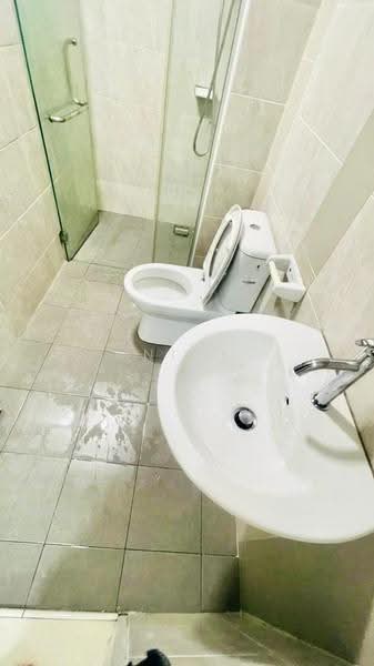 Kediaman Servis untuk Dijual di Sky Breeze Service Apartment - Janice . - Bathroom - PropertyGuru.com.my