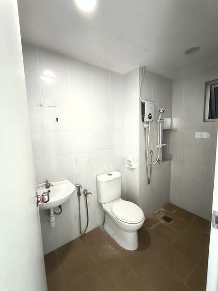 Kondominium untuk Disewa di D'Nuri Residence @ Desa Petaling - JJ Lim - Bathroom - PropertyGuru.com.my
