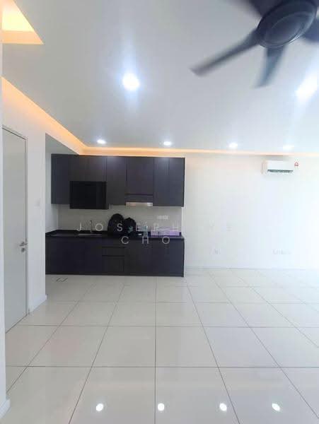 Service Residence for Sale at The Glenz @ Glenmarie - Josephine Chou - Kitchen - PropertyGuru.com.my