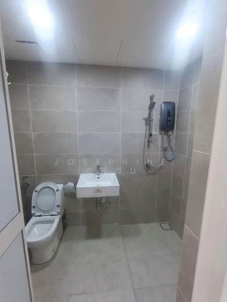 Service Residence for Sale at The Glenz @ Glenmarie - Josephine Chou - Bathroom - PropertyGuru.com.my