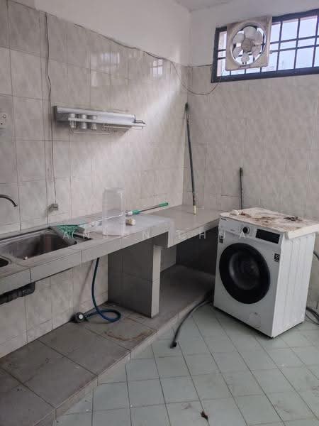2-storey Terraced House for Rent in Taman Mount Austin (Tebrau) - Anson Chua - Kitchen - PropertyGuru.com.my