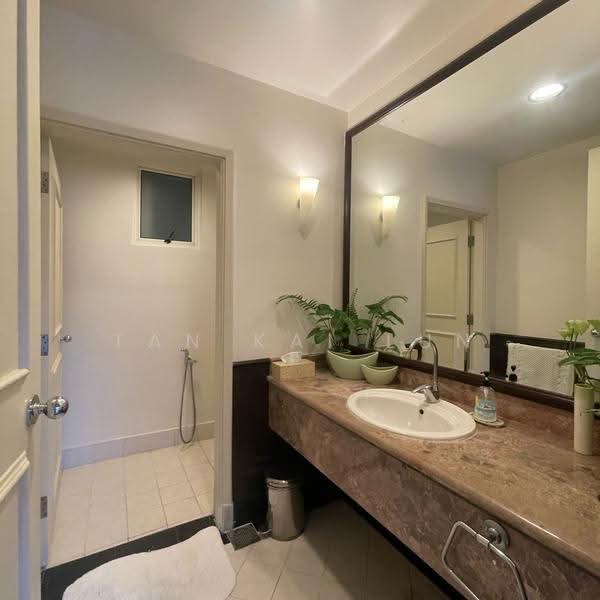 Bungalow House for Sale in Leisure Farm (Gelang Patah) - Tan Kai Lun - Bathroom - PropertyGuru.com.my