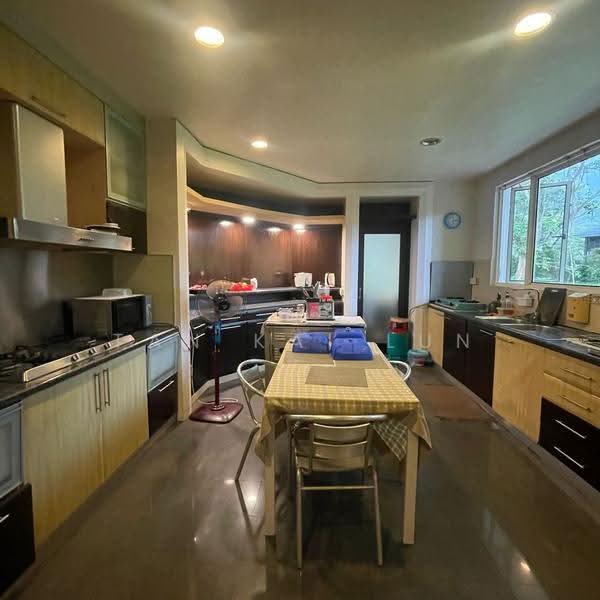 Bungalow House for Sale in Leisure Farm (Gelang Patah) - Tan Kai Lun - Kitchen - PropertyGuru.com.my