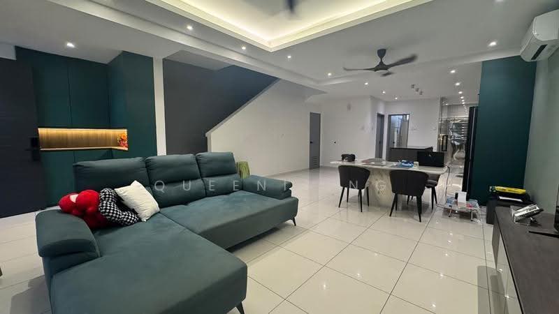Rumah Teres 2-Tingkat untuk Dijual di Taman Sutera Utama (Skudai) - Queenie Ng - Living Room - PropertyGuru.com.my