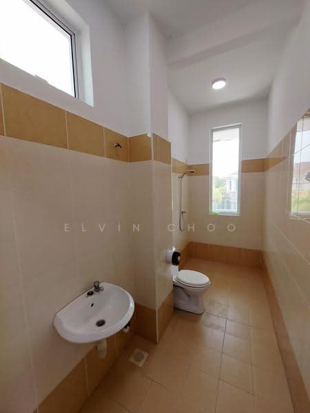 Semi-Detached House for Rent in Bukit Mertajam (Penang) - Elvin Choo - Bathroom - PropertyGuru.com.my