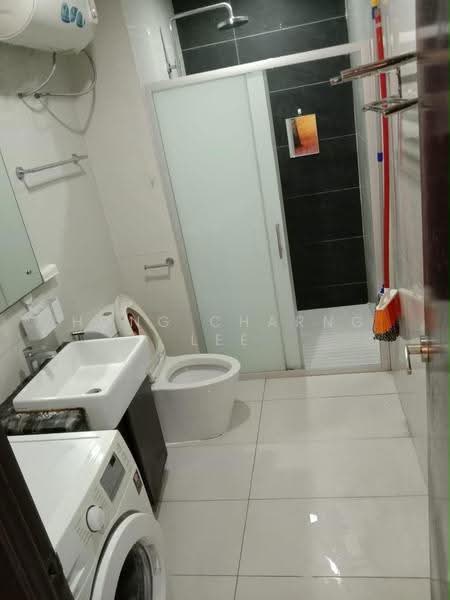 Kondominium untuk Disewa di Amberside @ Country Garden Danga Bay - Hong Charng Lee - Bathroom - PropertyGuru.com.my