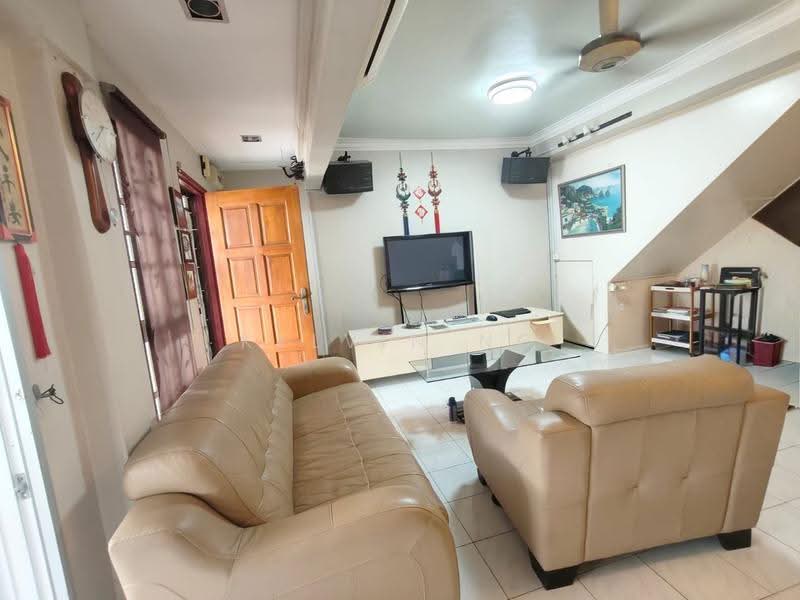 Rumah Teres 2-Tingkat untuk Dijual di Taman Seri Bahagia (Cheras) - Kelvin Ng - Living Room - PropertyGuru.com.my