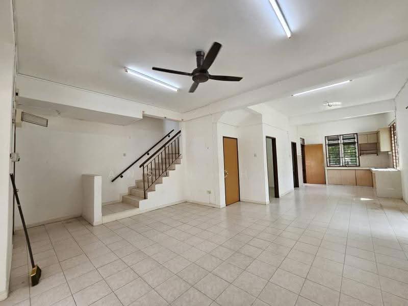 2-storey Terraced House for Rent in Taman Desa Tebrau (Tebrau) - Anson Chua - Living Room - PropertyGuru.com.my