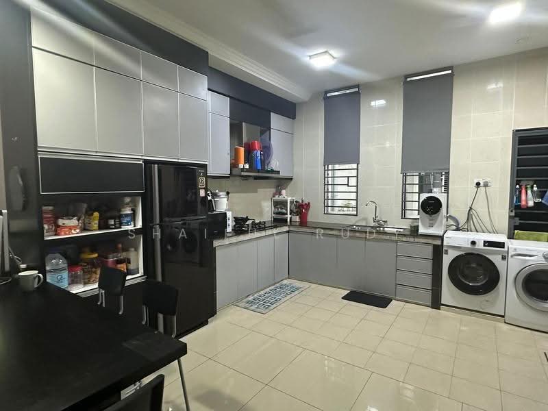 Rumah Teres 3-Tingkat untuk Dijual di Kajang (Selangor) - Shaiful Rudy - Kitchen - PropertyGuru.com.my