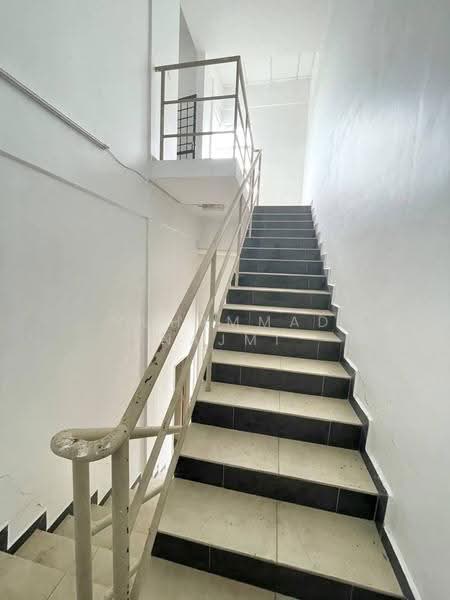 Komersial Berkembar untuk Dijual di Kuala Paka (Terengganu) - Muhammad Najmi - Corridor - PropertyGuru.com.my