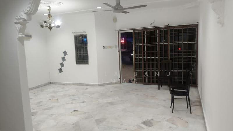 2-storey Terraced House for Rent in Klang (Selangor) - Jaleela Banu Ahmad - Living Room - PropertyGuru.com.my