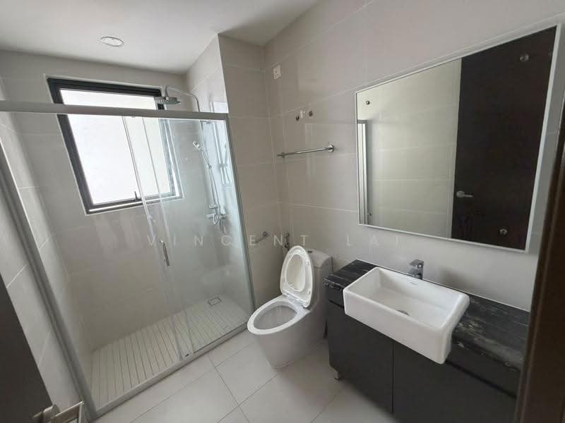 Condominium for Sale at Kings Bay @ Country Garden Danga Bay - Vincent Lai - Bathroom - PropertyGuru.com.my