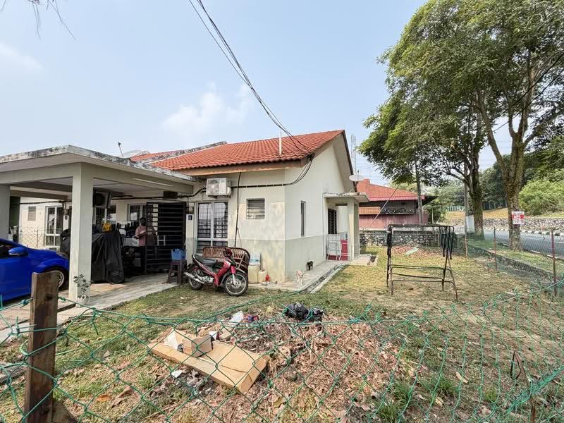 1-storey Terraced House for Sale in Taman Gadong Putra (Labu) - Shaiful Rudy - Exterior - PropertyGuru.com.my