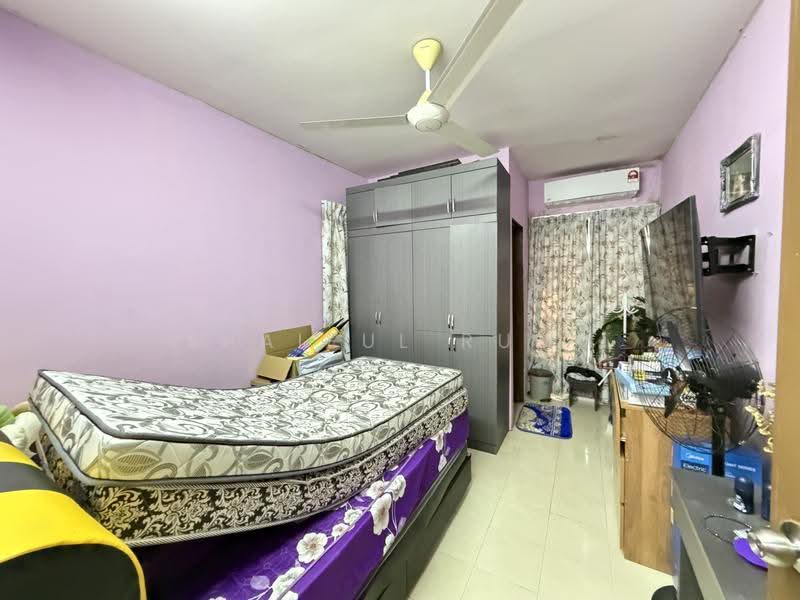 1-storey Terraced House for Sale in Taman Gadong Putra (Labu) - Shaiful Rudy - Bedroom - PropertyGuru.com.my
