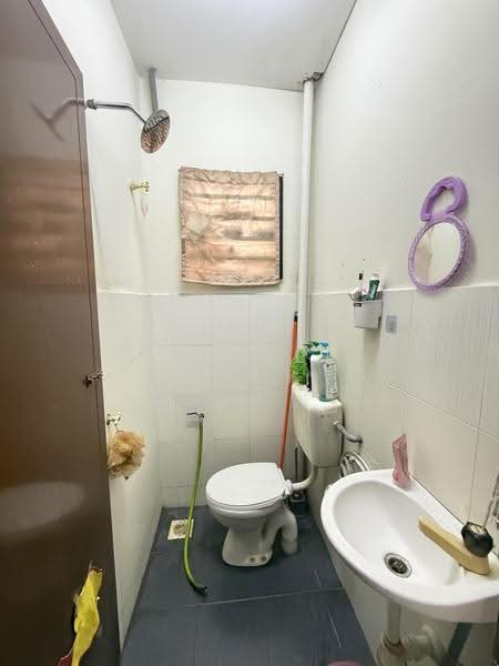 1-storey Terraced House for Sale in Taman Gadong Putra (Labu) - Shaiful Rudy - Bathroom - PropertyGuru.com.my