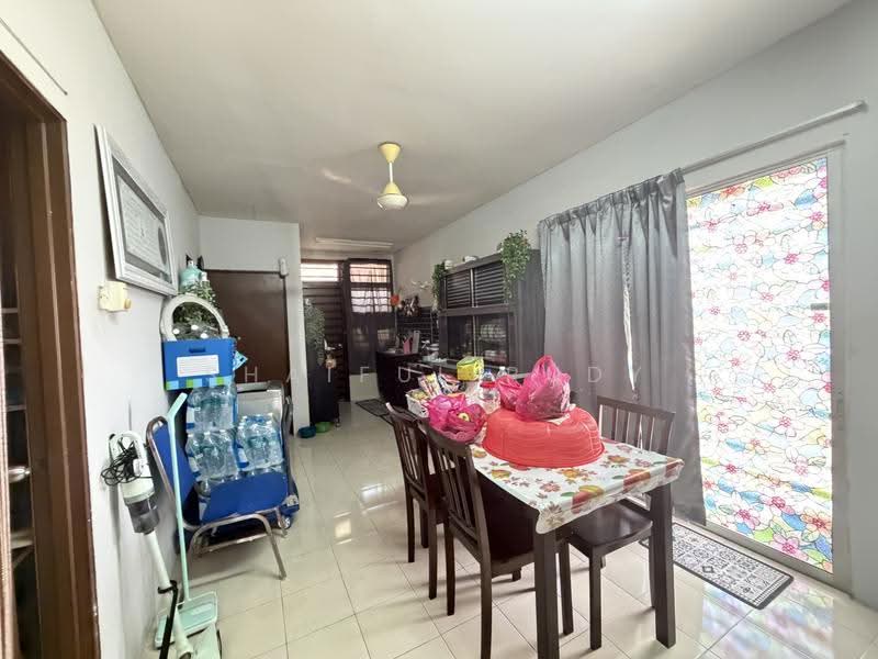 1-storey Terraced House for Sale in Taman Gadong Putra (Labu) - Shaiful Rudy - Dining Room - PropertyGuru.com.my