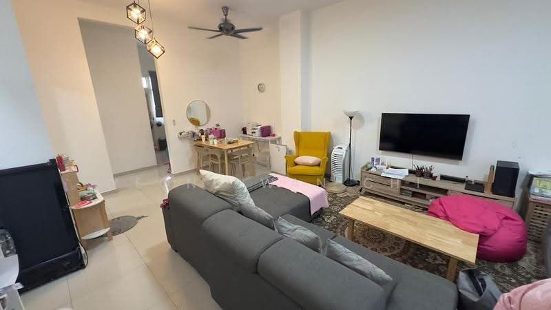 Rumah Teres 2-Tingkat untuk Dijual di Eco Grandeur (Puncak Alam) - Yeong Wan Chi - Living Room - PropertyGuru.com.my