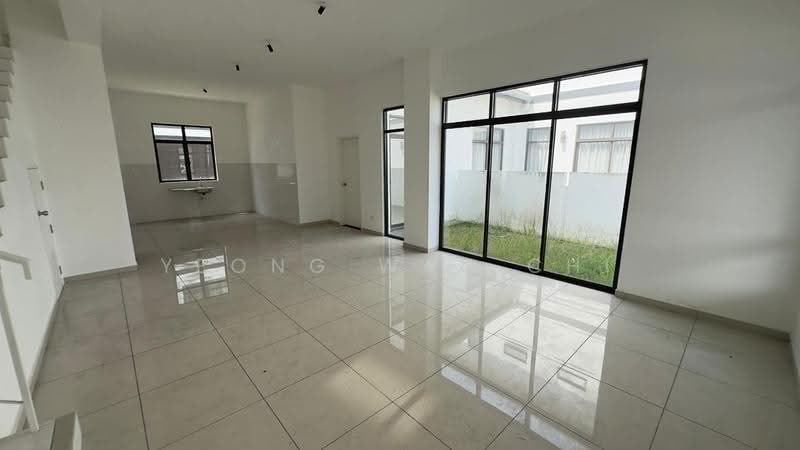 Rumah Teres 2-Tingkat untuk Dijual di Eco Grandeur (Puncak Alam) - Yeong Wan Chi - Living Room - PropertyGuru.com.my