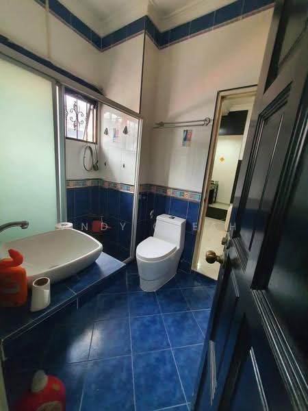2-storey Terraced House for Sale in Permas Jaya (Johor) - Andy Cheah - Bathroom - PropertyGuru.com.my
