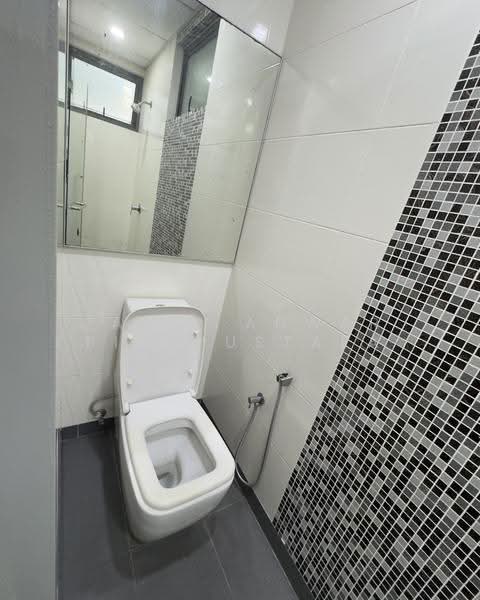 Service Residence for Sale at Acappella Residences - Zakir Anwar Bin Mustafa - Master Bathroom - PropertyGuru.com.my
