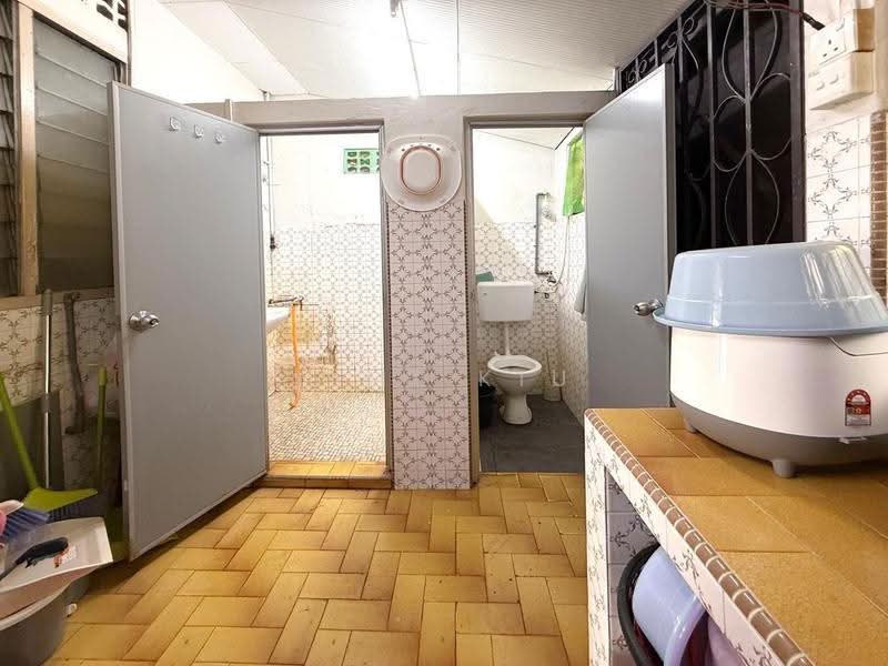 Rumah Teres 1-Tingkat untuk Dijual di Taman Sri Skudai (Skudai) - Kimi Kiu - Bathroom - PropertyGuru.com.my