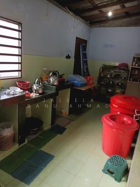 Retail Space for Sale in Klang (Selangor) - Jaleela Banu Ahmad - Kitchen - PropertyGuru.com.my