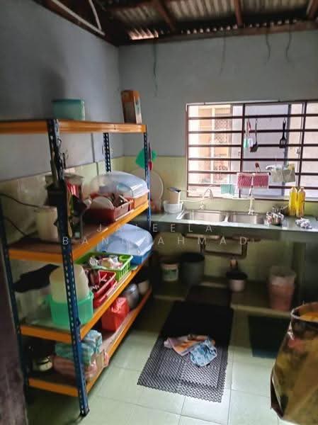 Retail Space for Sale in Klang (Selangor) - Jaleela Banu Ahmad - Kitchen - PropertyGuru.com.my