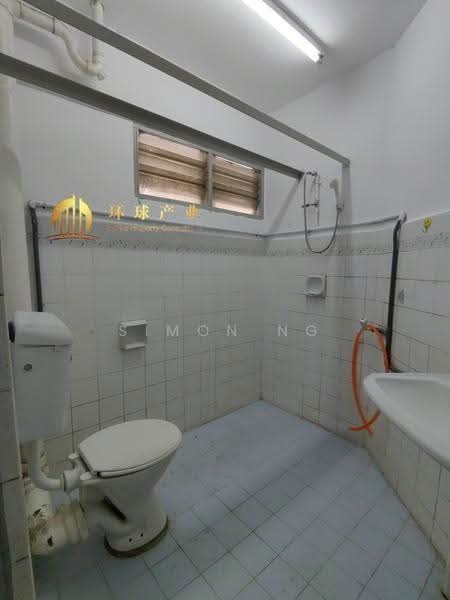Pangsapuri untuk Disewa di Desa Cemara - Simon Ng - Bathroom - PropertyGuru.com.my