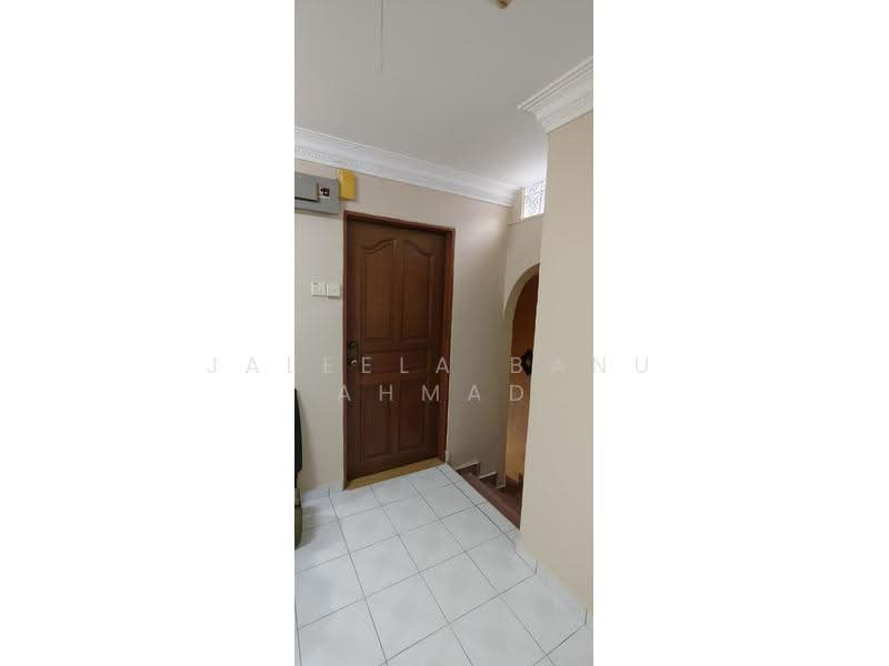Bungalow House untuk Dijual di Klang (Selangor) - Jaleela Banu Ahmad - Entrance - PropertyGuru.com.my