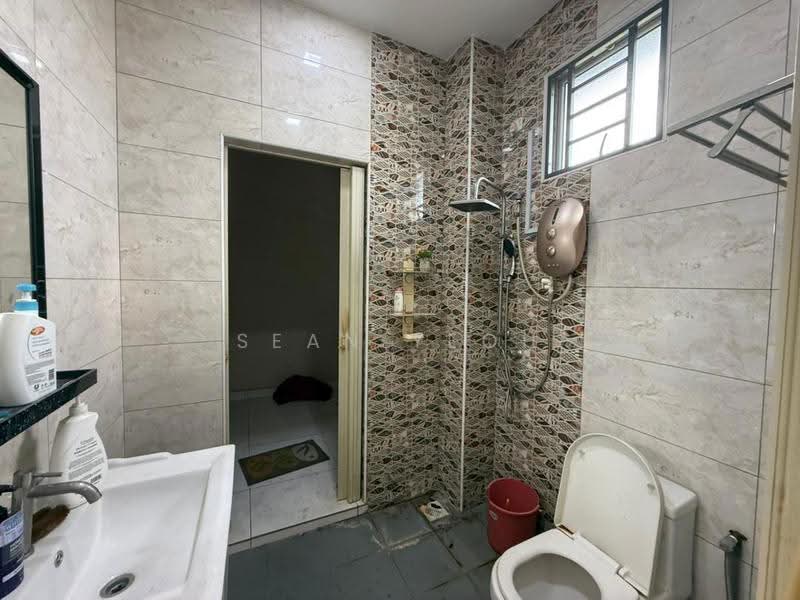 Rumah Teres 2-Tingkat untuk Dijual di Taman Kempas Indah (Tebrau) - Sean Yeoh - Bathroom - PropertyGuru.com.my