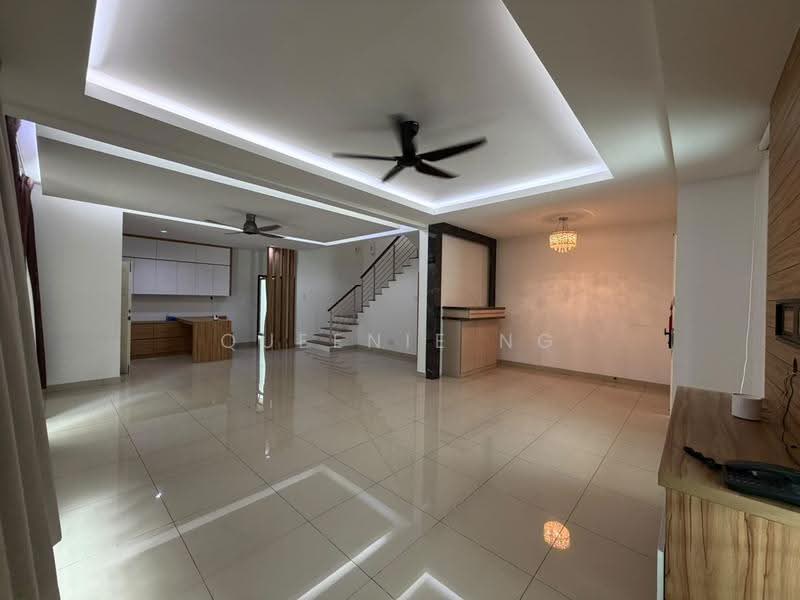 Rumah Kluster untuk Dijual di Taman Adda Heights (Tebrau) - Queenie Ng - Living Room - PropertyGuru.com.my