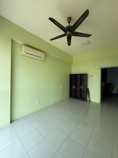 Kondominium untuk Dijual di Kelisa Residence - Simon Ng - Living Room - PropertyGuru.com.my