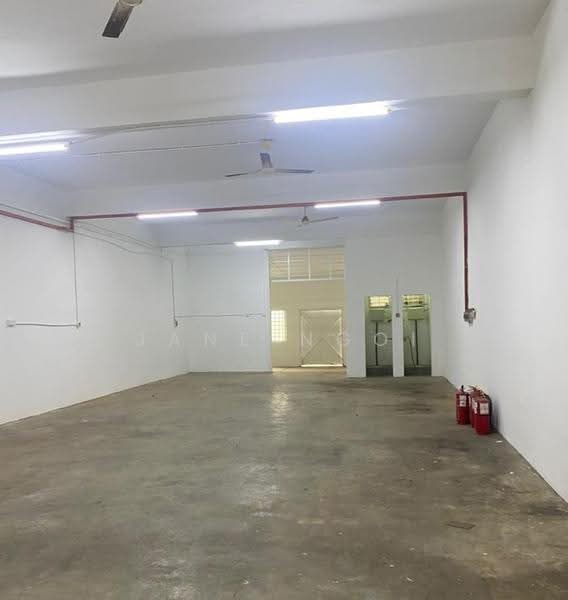 Factory for Rent in Taman Perindustrian Tampoi (Tampoi) - Jane Ngoi - Interior - PropertyGuru.com.my