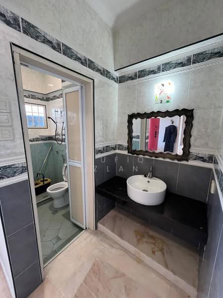 Condominium for Sale at Awana Puri - Taufiq Azlan - Bathroom - PropertyGuru.com.my