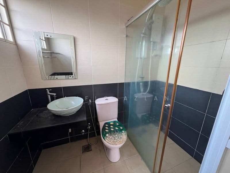 Condominium for Sale at Awana Puri - Taufiq Azlan - Bathroom - PropertyGuru.com.my