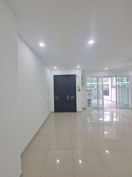 Rumah Teres 3-Tingkat untuk Disewa di BANDAR PUCHONG JAYA (Puchong) - Shu Wai - Entrance - PropertyGuru.com.my