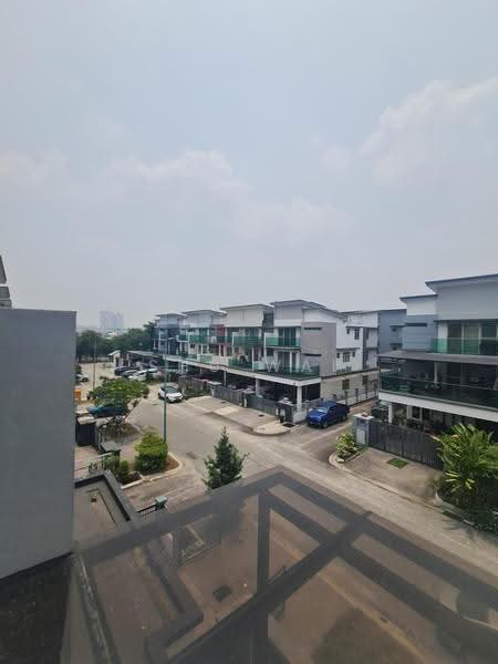 Rumah Teres 3-Tingkat untuk Disewa di BANDAR PUCHONG JAYA (Puchong) - Shu Wai - Exterior - PropertyGuru.com.my