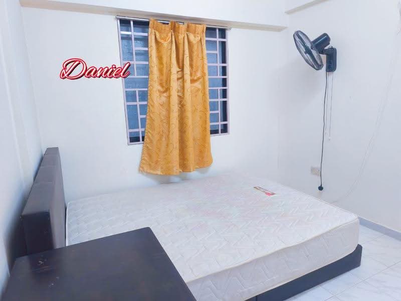 Rumah Flat untuk Disewa di Lorong Semarak Api - Daniel Kang - Bedroom - PropertyGuru.com.my