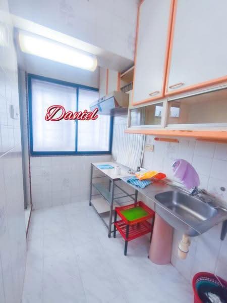 Rumah Flat untuk Disewa di Lorong Semarak Api - Daniel Kang - Kitchen - PropertyGuru.com.my