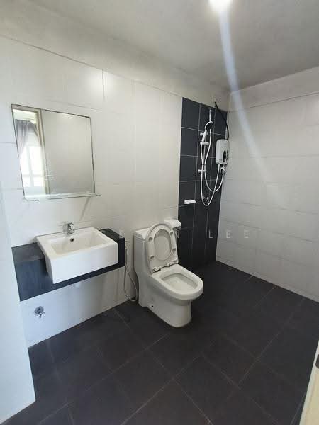 Pangsapuri untuk Disewa di Idaman Residence - Jocelyn Lee - Bathroom - PropertyGuru.com.my